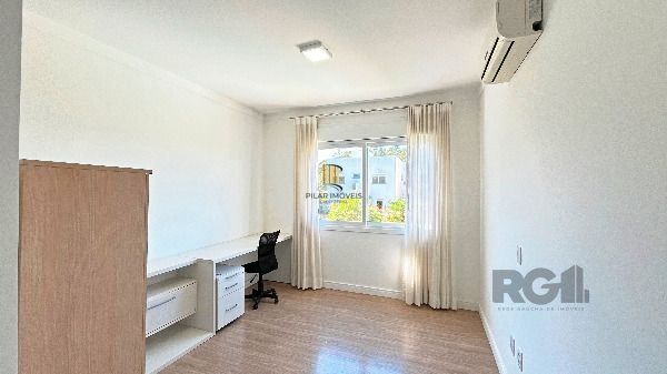 Casa Condominio em Porto Alegre, no bairro Hípica, com 3 dormitório(s), e 3 banheiros, à venda.