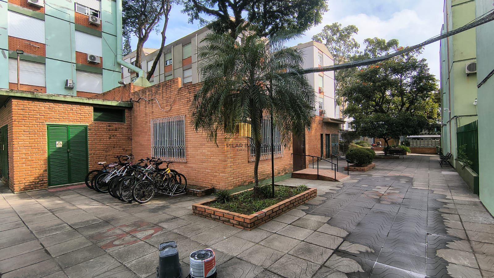 Apartamento térreo de 2 dormitórios no Bairro Cristal