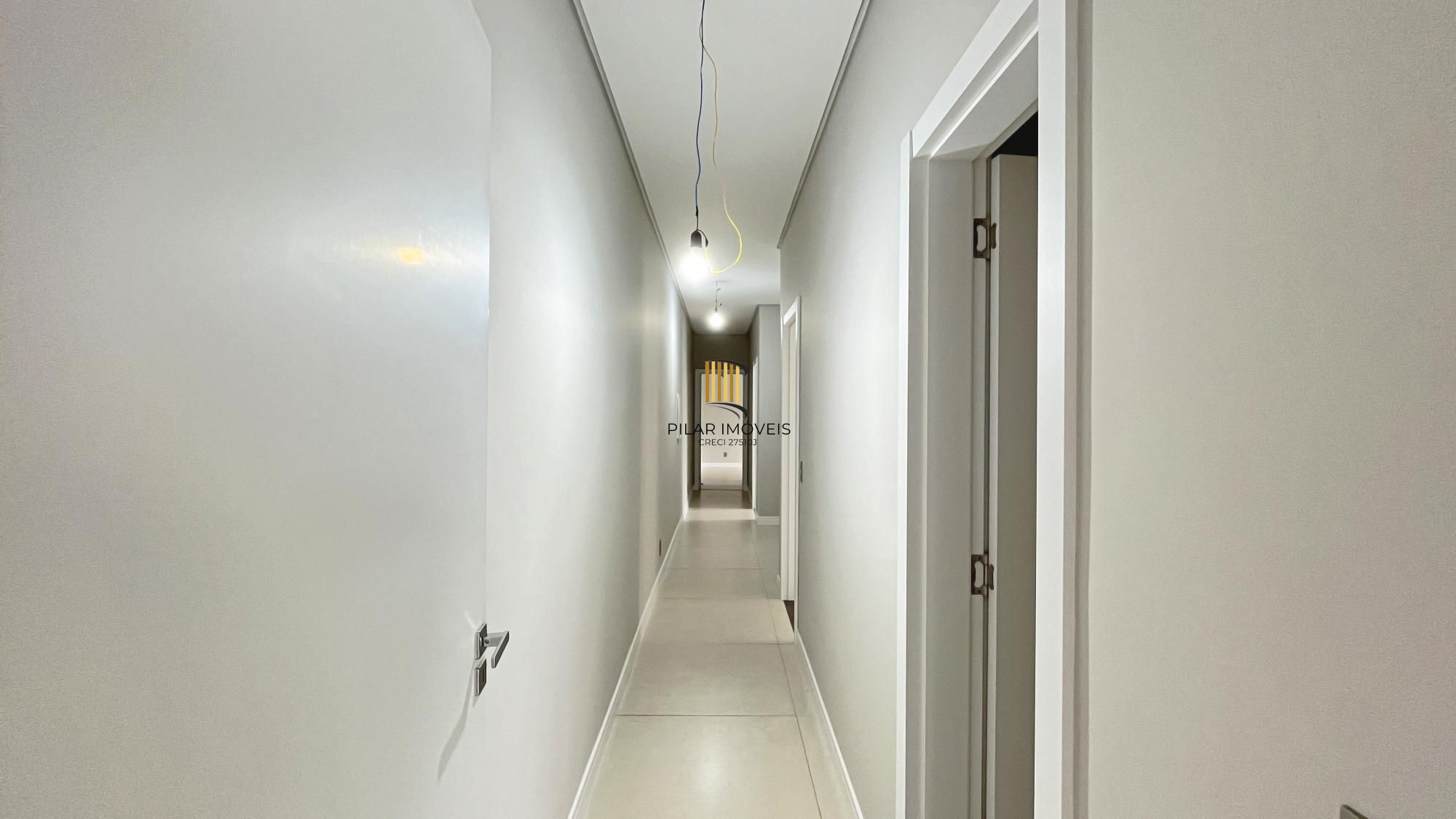 Casa Condominio em Porto Alegre, no bairro Hípica, com 3 dormitório(s), e 3 banheiros, à venda.