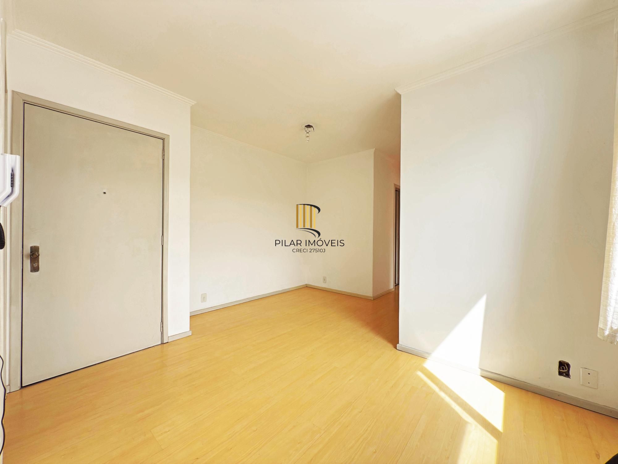 Apartamento de 2 dormitórios junto a Protásio Alves