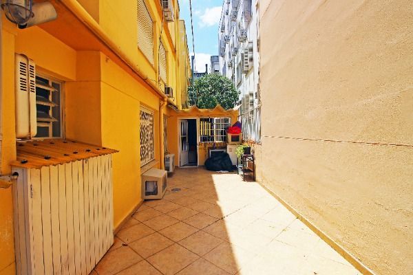 Apartamento em Porto Alegre, no bairro Petrópolis, com 3 dormitório(s), e 3 banheiros, à venda.