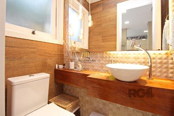 Casa Condominio em Porto Alegre, no bairro Sétimo Céu, com 4 dormitório(s), e 4 banheiros, à venda.