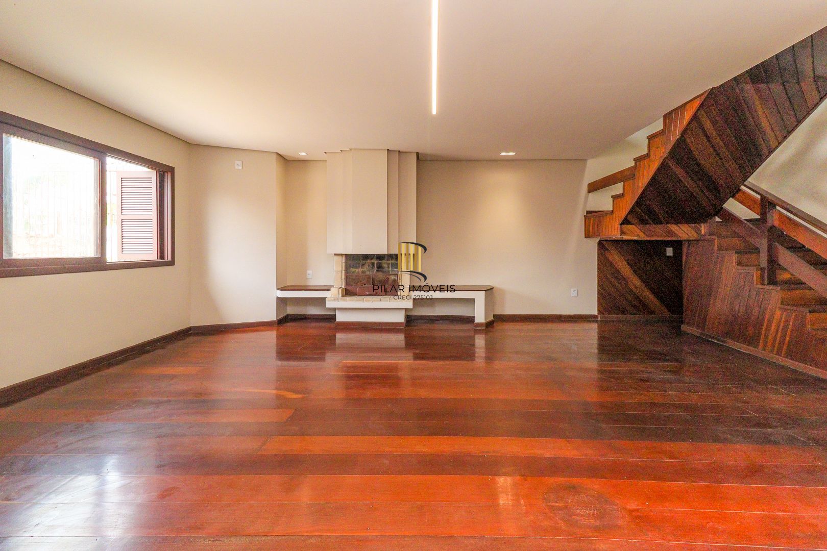 Excelente residência com 4 dormitórios