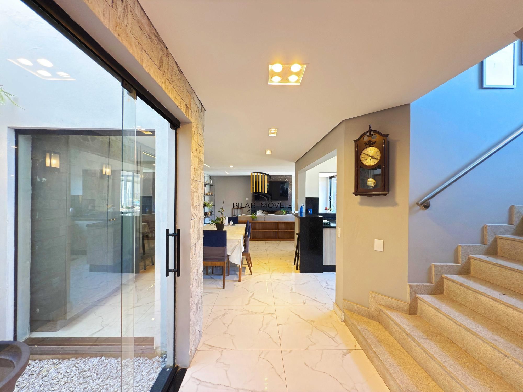 Em busca de uma casa espaçosa e cheia de comodidades no bairro Hípica