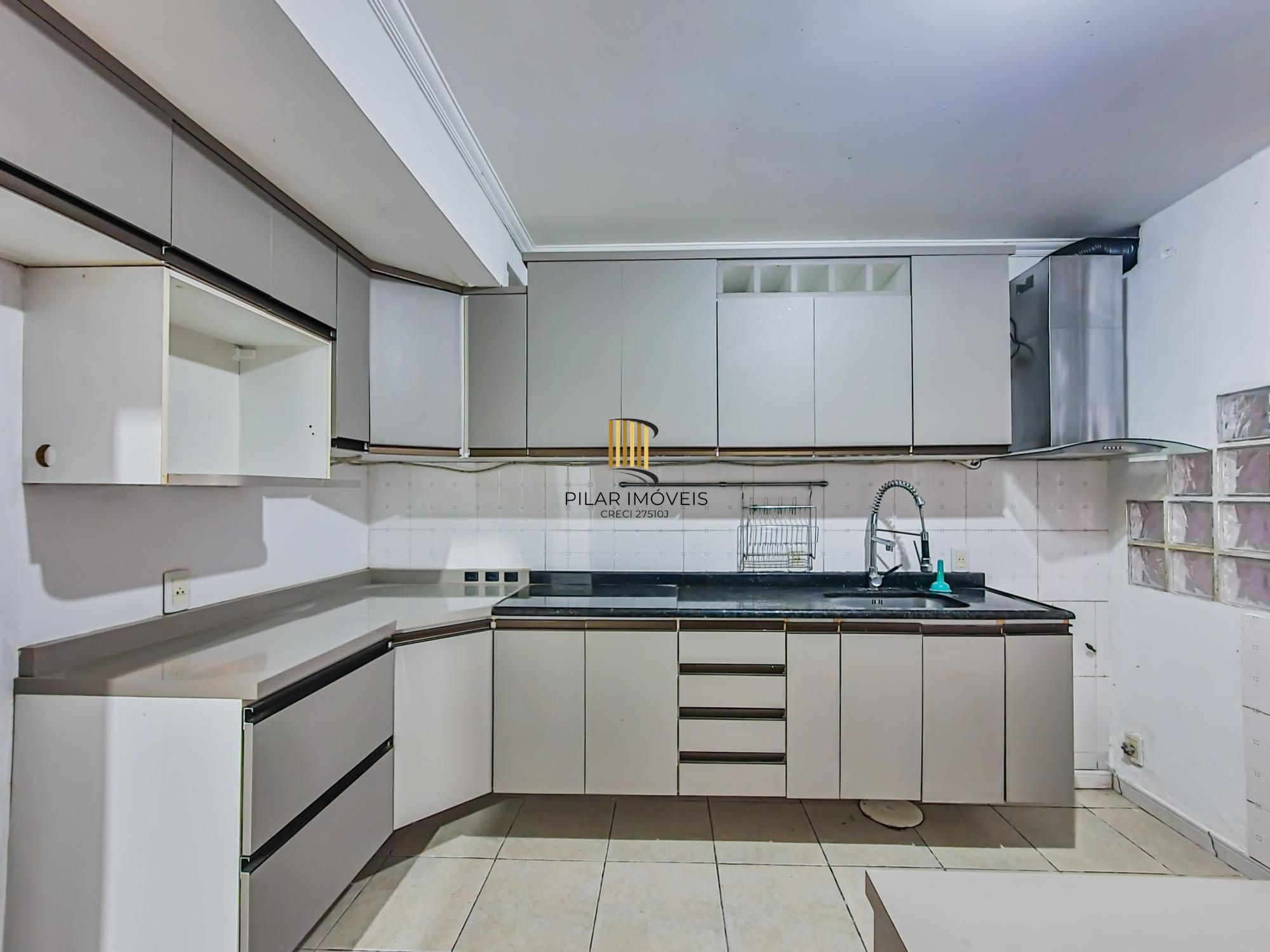 Casa com piscina para Venda - 189.91m², 3 dormitórios, sendo 1 suítes, 2 vagas - Hípica