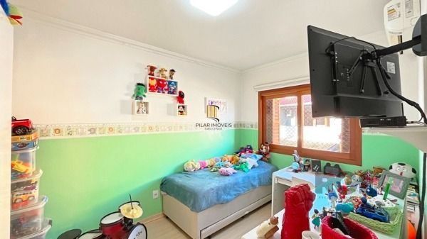 Casa em Porto Alegre, no bairro Hípica, com 3 dormitório(s), e 3 banheiros, à venda.