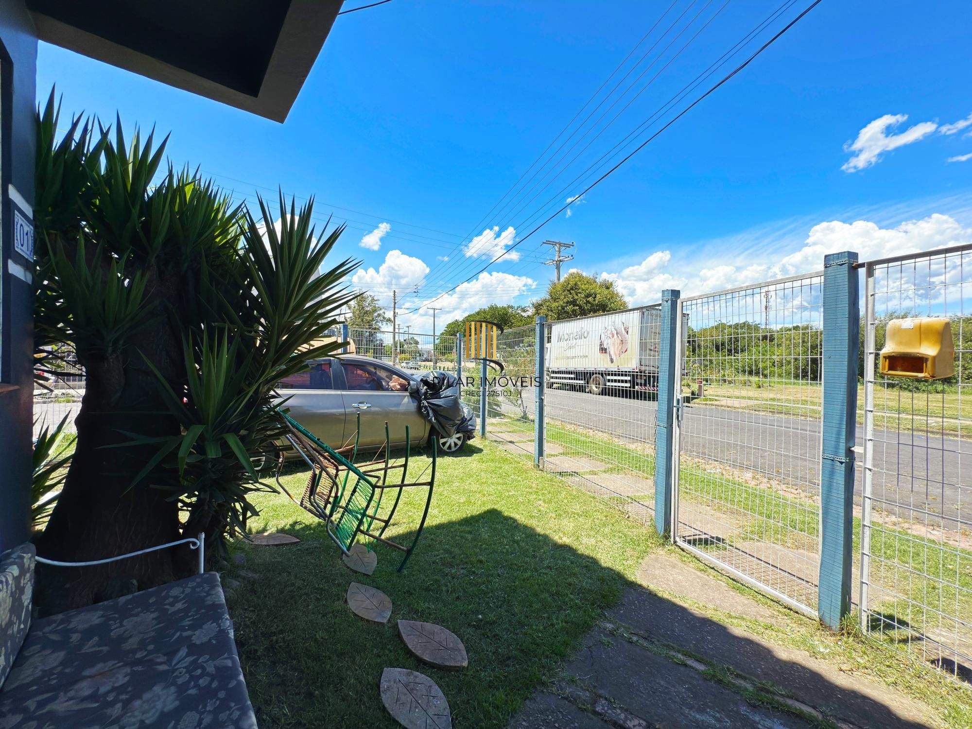 Casa 2 dormitórios no bairro Hípica