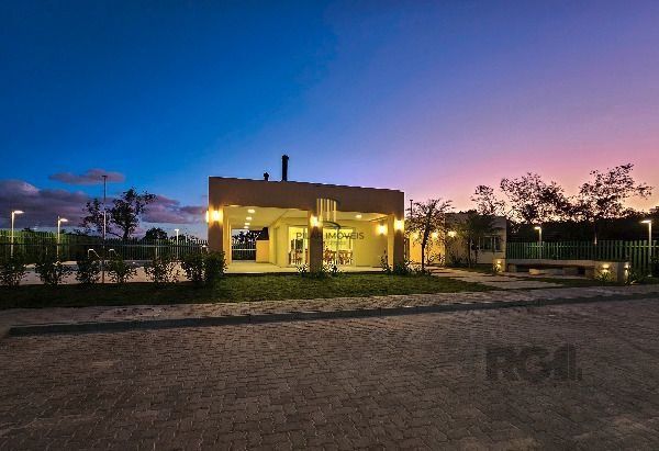 Casa Condominio em Porto Alegre, no bairro Hípica, com 3 dormitório(s), e 3 banheiros, à venda.
