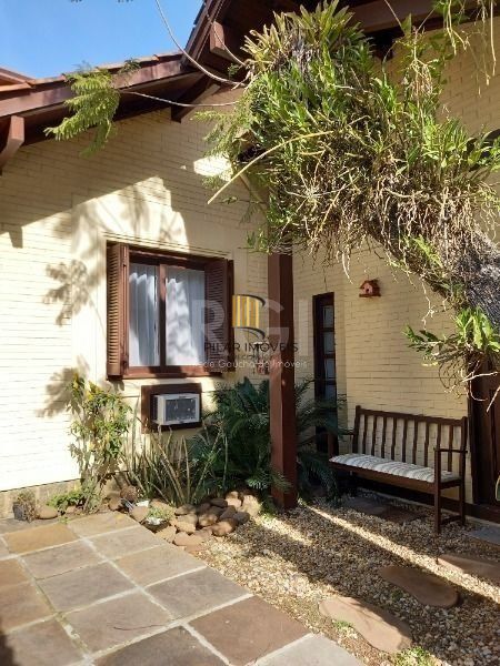 Casa para Venda - 683.64m², 4 dormitórios, sendo 3 suites, 6 vagas - Tristeza