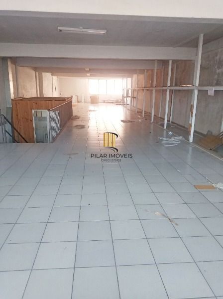 Loja para Venda - 700m², 0 dormitórios, Azenha