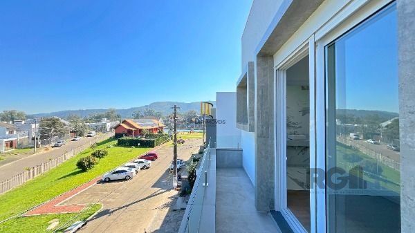 Casa Condominio em Porto Alegre, no bairro Hípica, com 3 dormitório(s), e 3 banheiros, à venda.