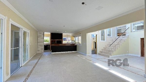Casa no Jardim do Sol com 4D, sendo 2 suítes e 4 vagas de garagem