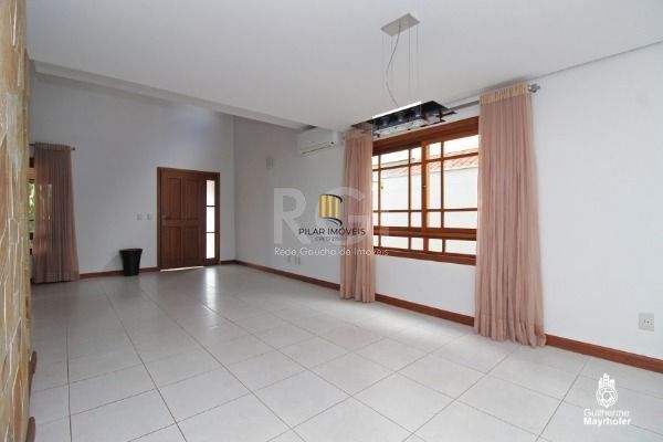 Casa de Condomínio 3 dormitórios no bairro Hípica