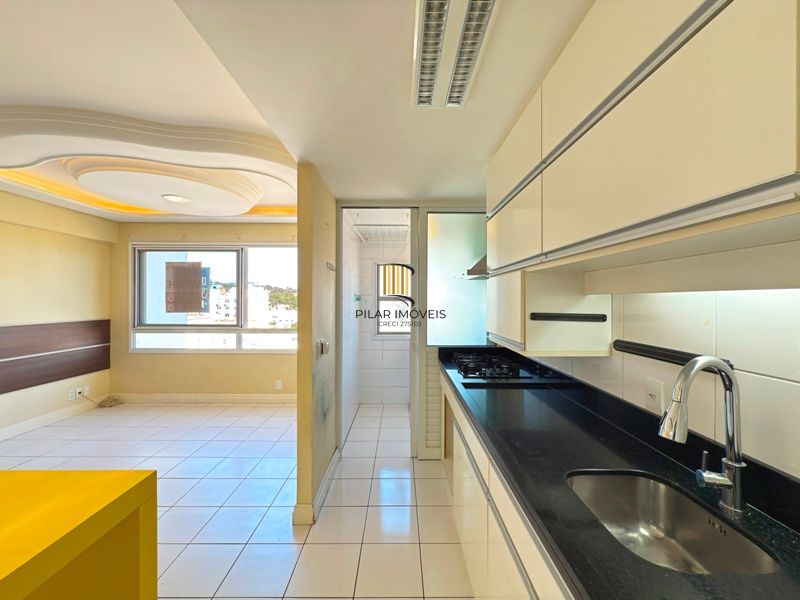 Apartamento com 2 dormitórios, 2 vagas, 65m2 coração do Menino Deus.