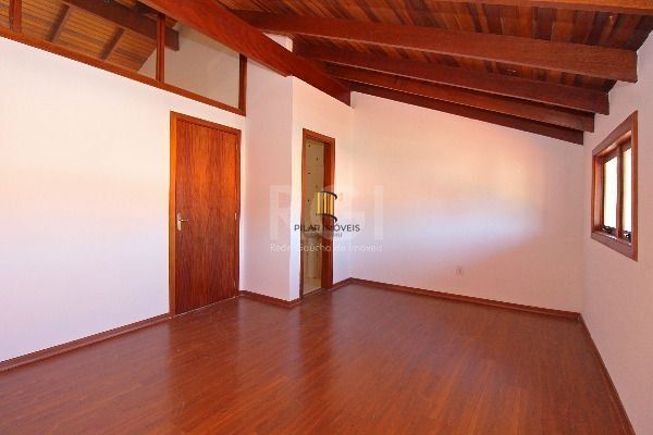 Casa em Porto Alegre, no bairro Aberta Dos Morros, com 3 dormitório(s), e 3 banheiros, à venda.