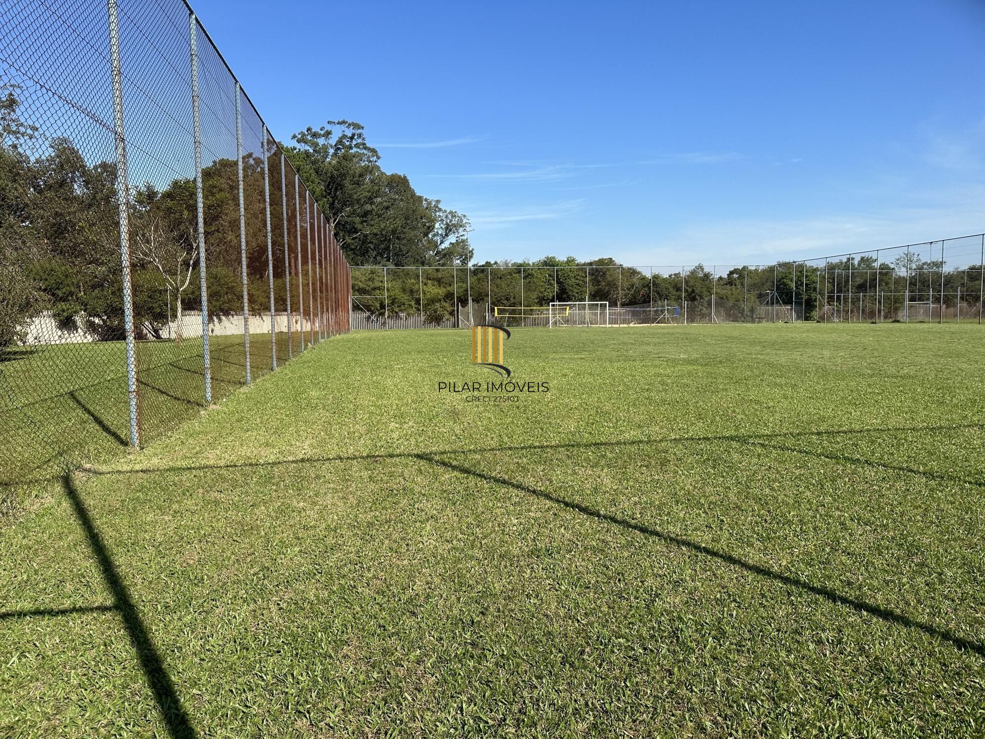 Residência com 2 dormitórios no  Residencial Jardins do Prado.