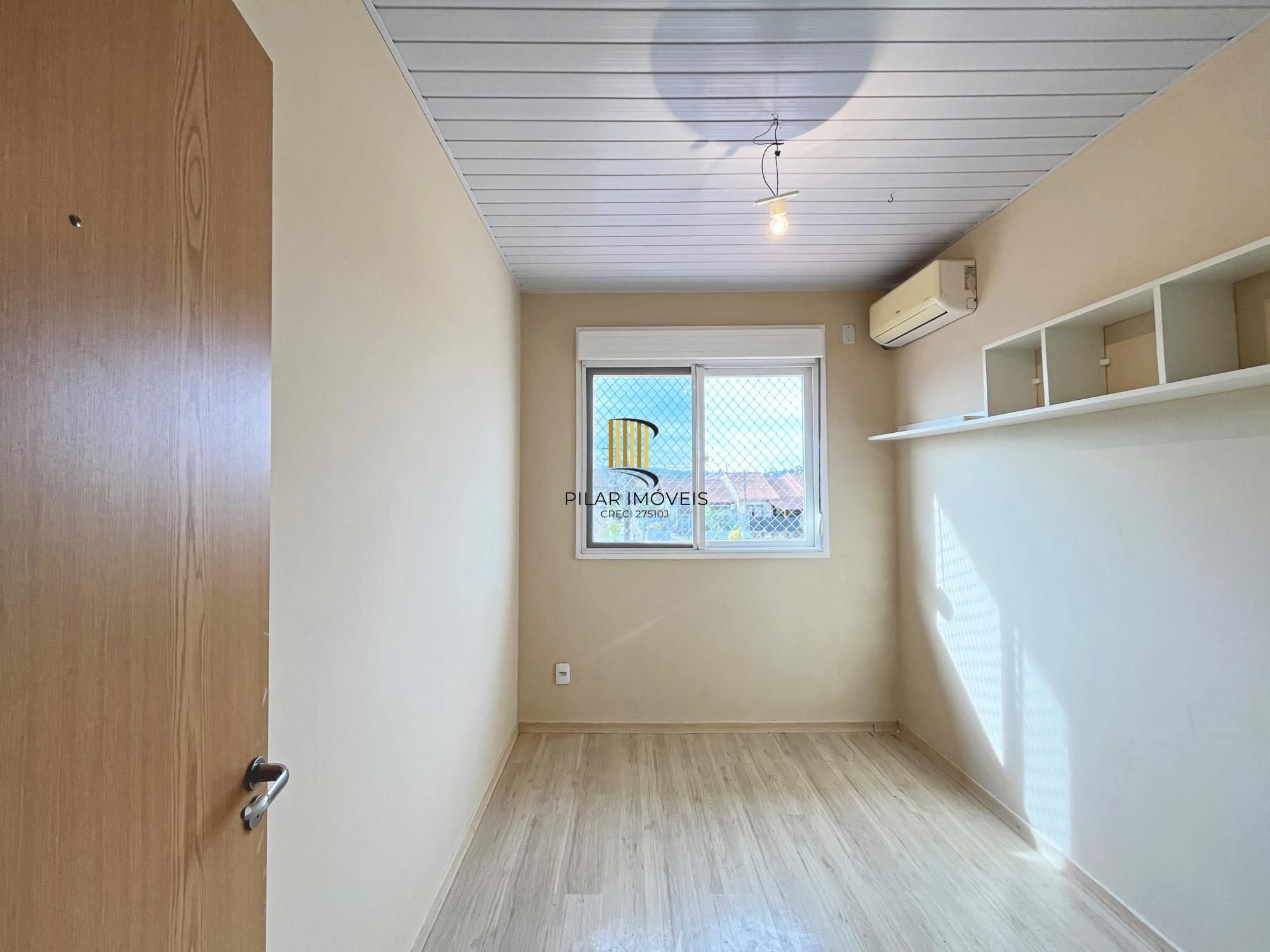 Casa em condomínio em Porto Alegre, no bairro Hípica, com 3 dormitório(s)
