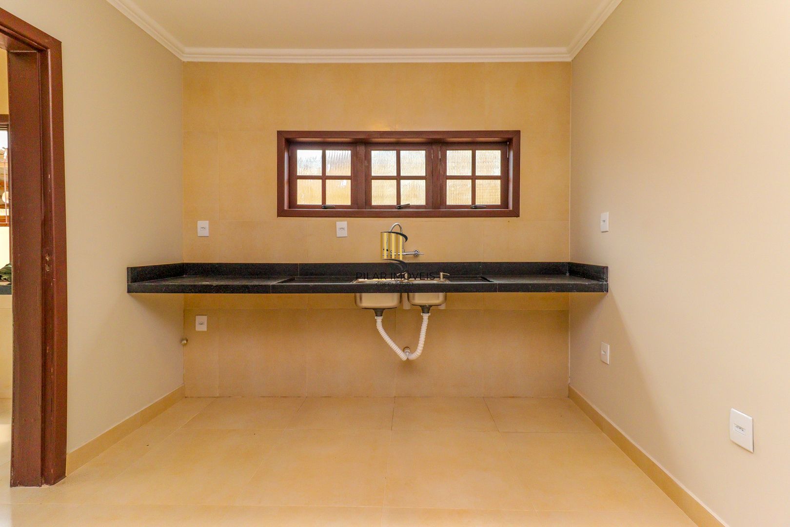 Excelente residência com 4 dormitórios