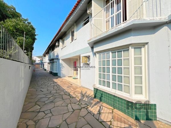 Casa Condominio em Porto Alegre, no bairro Tristeza, com 3 dormitório(s), e 3 banheiros, à venda.