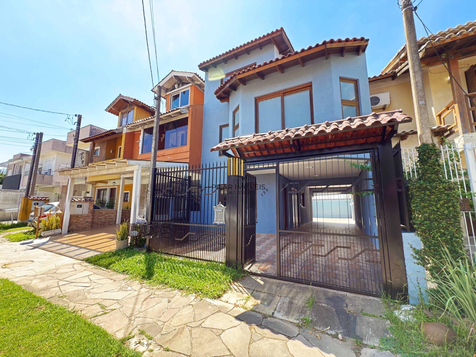 Casa 2 dormitórios no bairro Hípica