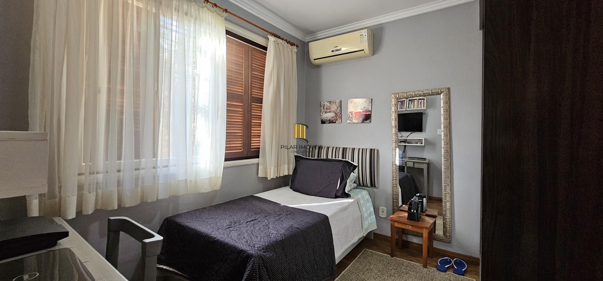 Casa de Condomínio 3 dormitórios no bairro Hípica