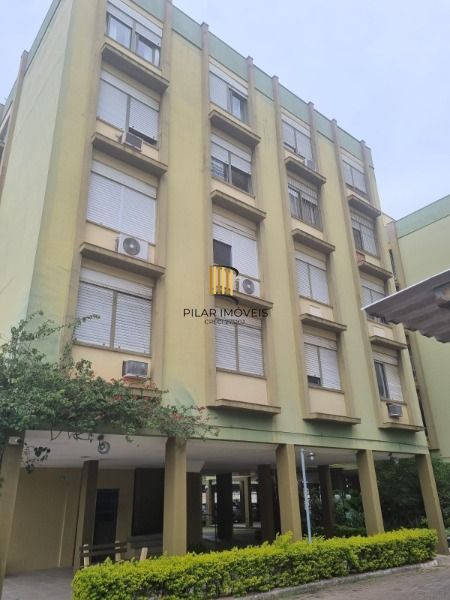 Apartamento em Porto Alegre, no bairro Cristal, com 2 dormitório(s), e 2 banheiros, à venda.