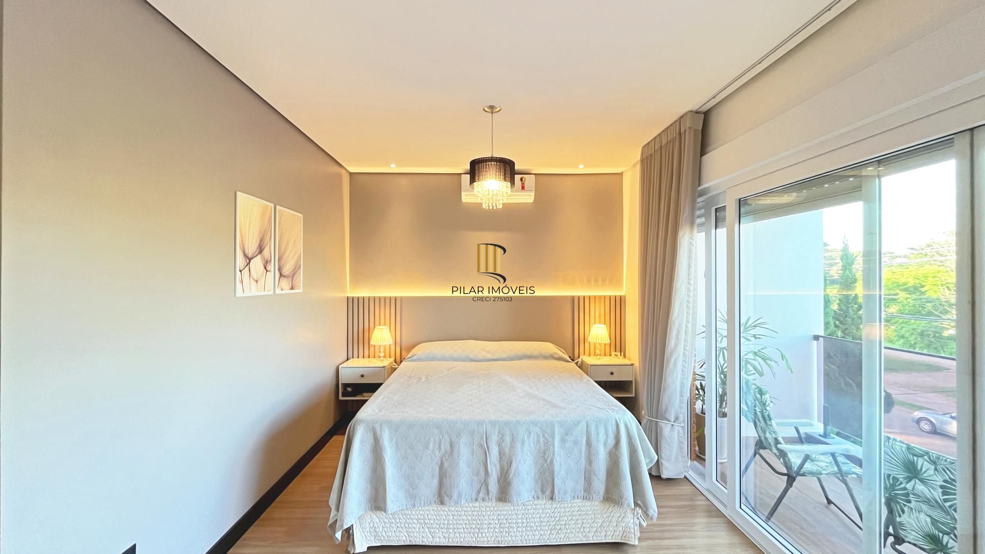 Casa à venda com 174m², 3 dormitórios, 3 suítes, 2 vagas, no bairro Hípica em Porto Alegre