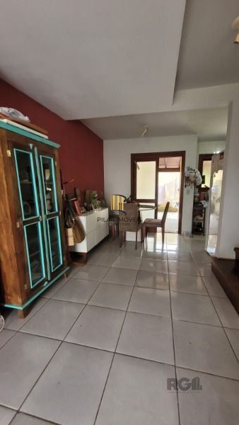Casa Condominio em Porto Alegre, no bairro Hípica, com 2 dormitório(s), e 2 banheiros, à venda.