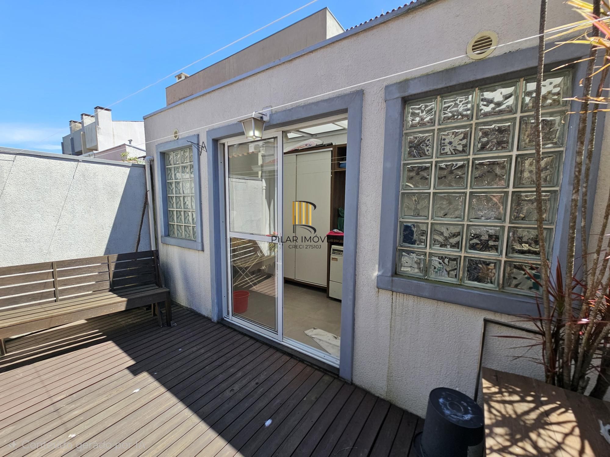 Casa 3 dormitórios com 180,00m² de área construída no Hipica Boulevard, próximo Escola Cesi e Desco Atacado !