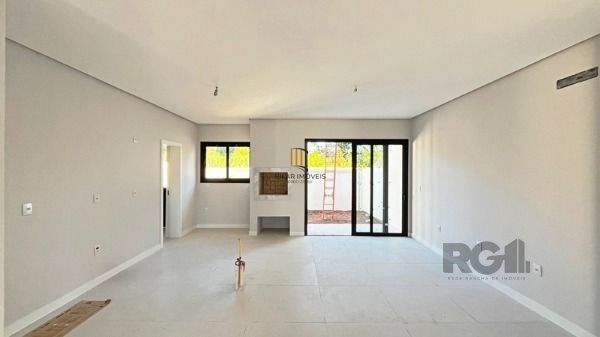 Casa Condominio em Porto Alegre, no bairro Ipanema, com 3 dormitório(s), à venda.