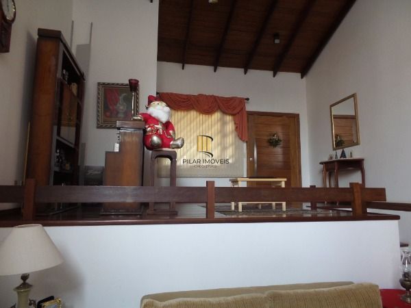 Casa para Venda - 287m², 4 dormitórios, sendo 1 suites, 4 vagas - Tristeza