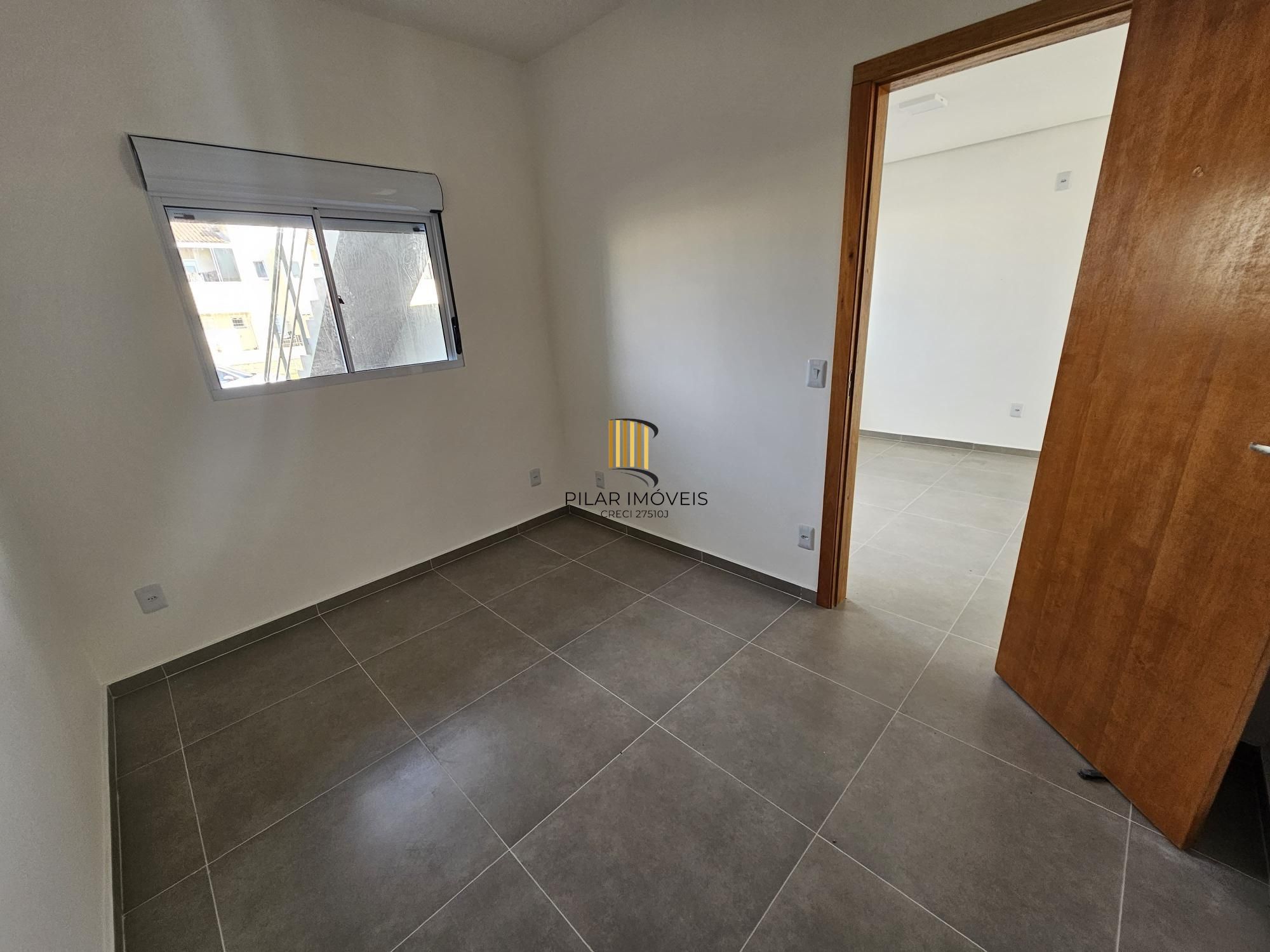 Casa em Porto Alegre, no bairro Restinga, com 2 dormitório(s), e 2 banheiros, à venda.