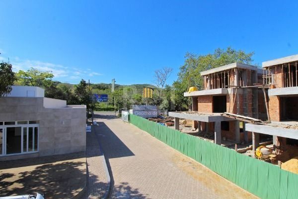 Casa Condominio para Venda - 364m², 3 dormitórios, sendo 3 suites, 2 vagas - Pedra Redonda