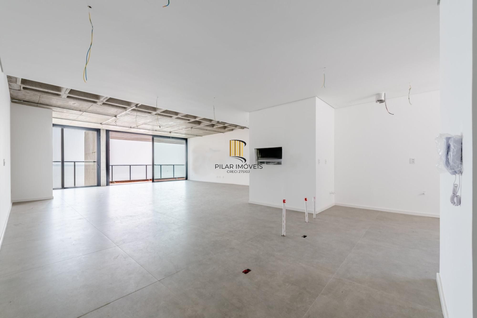 Belíssimo apartamento com projeto diferenciado e vista deslumbrante para o pôr do sol do Guaíba.