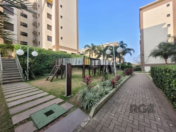 Apartamento em Porto Alegre, no bairro Cavalhada, com 3 dormitório(s), e 3 banheiros, à venda.