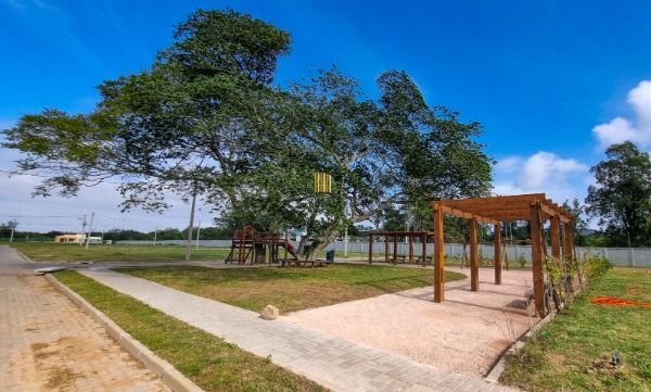 Casa Condominio em Porto Alegre, no bairro Hípica, com 3 dormitório(s), e 3 banheiros, à venda.