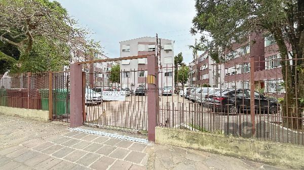 Apartamento em Porto Alegre, no bairro Cavalhada, com 1 dormitório(s), e 1 banheiros, à venda.