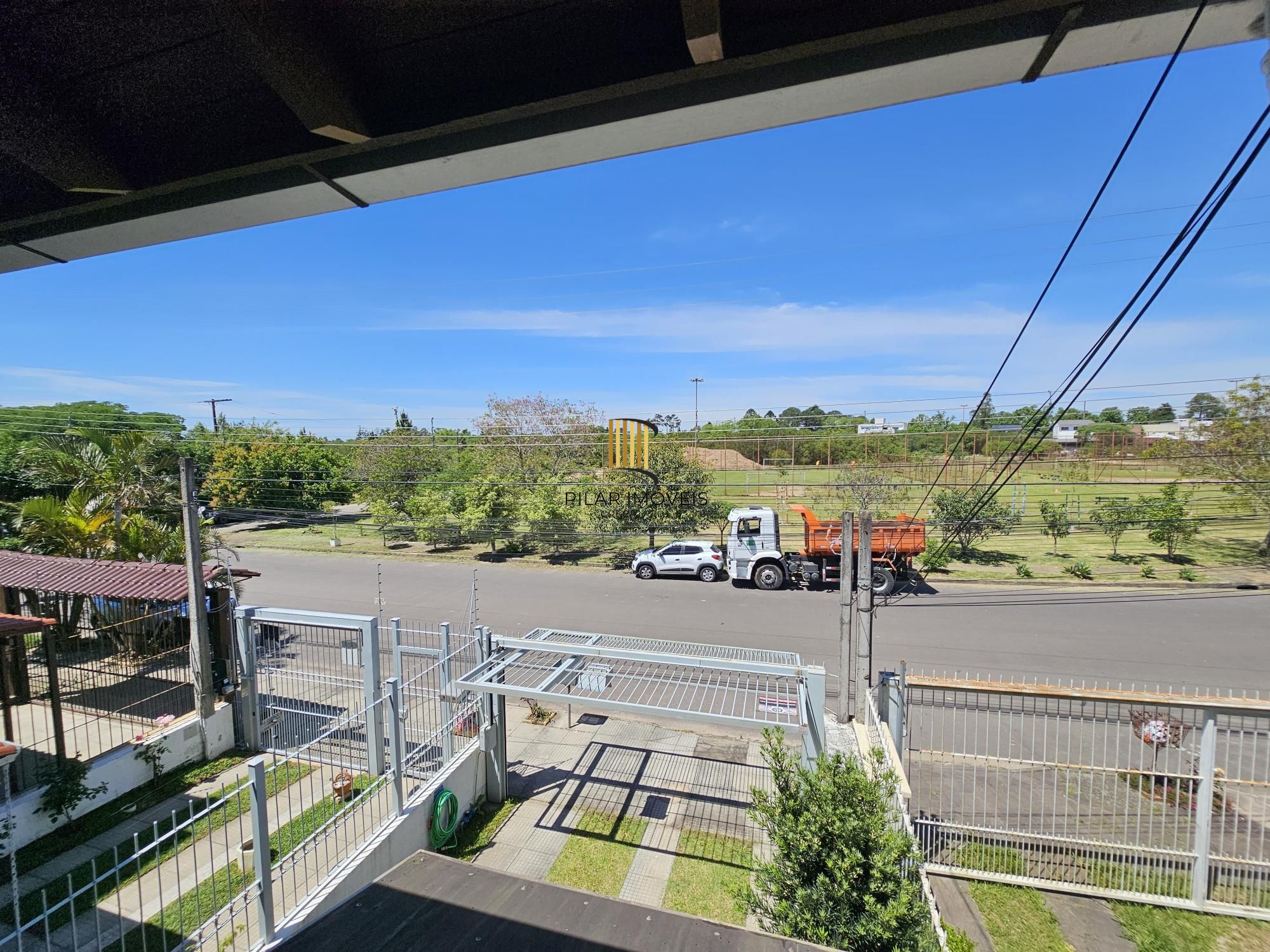 Casa 3 dormitórios com 180,00m² de área construída no Hipica Boulevard, próximo Escola Cesi e Desco Atacado !