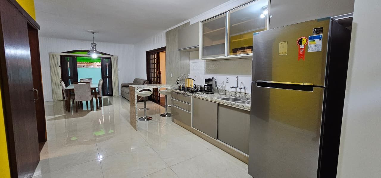 Excelente casa térrea zona sul de Porto Alegre, com 191m² - totalmente reformada