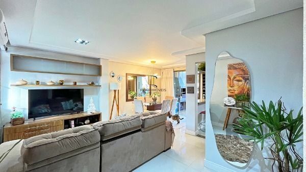 Casa em Porto Alegre, no bairro Campo Novo, com 3 dormitório(s), e 3 banheiros, à venda.