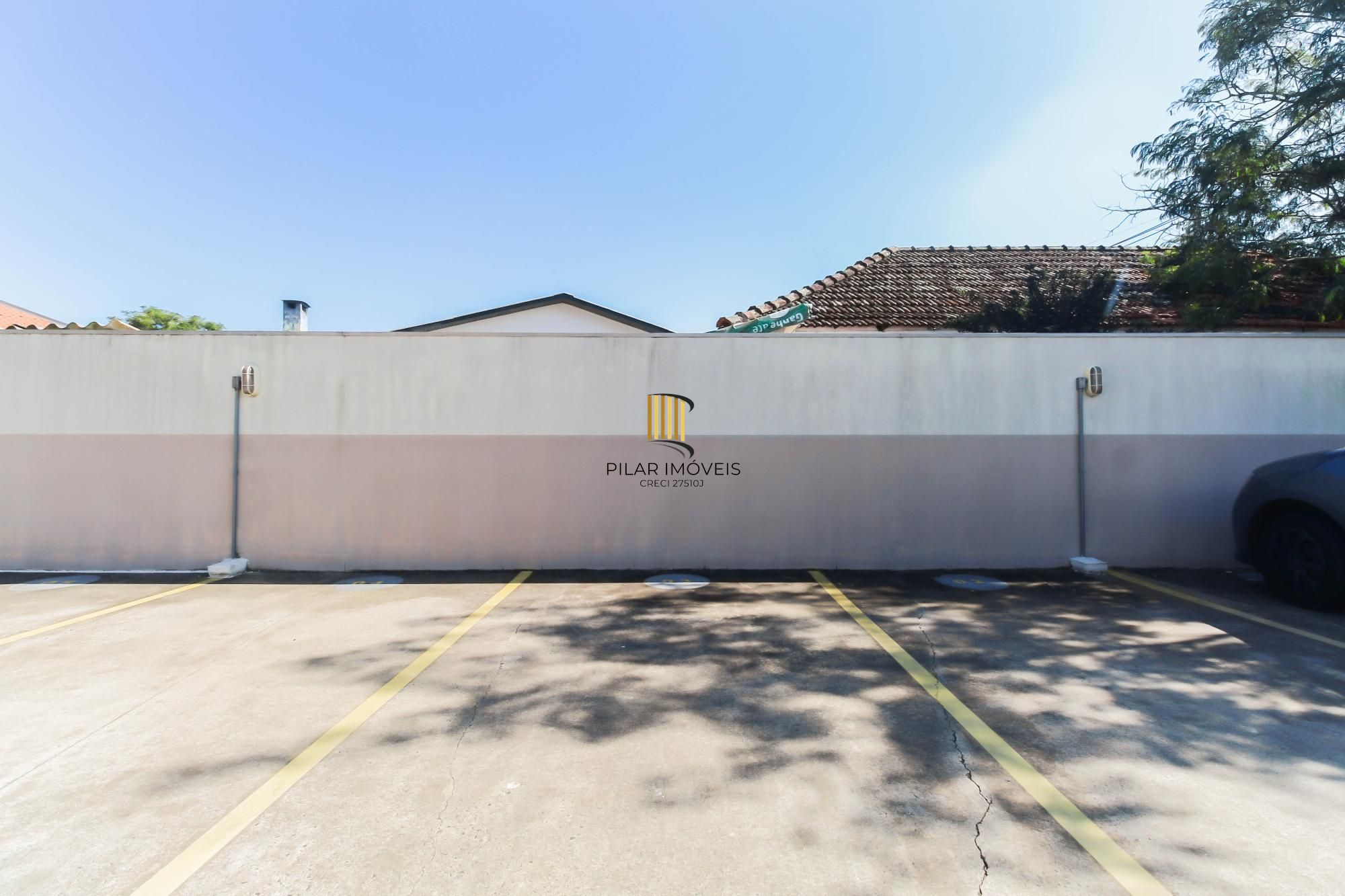 Apartamento em Porto Alegre, no bairro Vila Nova, com 2 dormitório(s), e 2 banheiros, à venda.