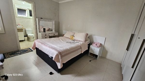 Casa em Porto Alegre, no bairro Hípica, com 3 dormitório(s), e 3 banheiros, à venda.