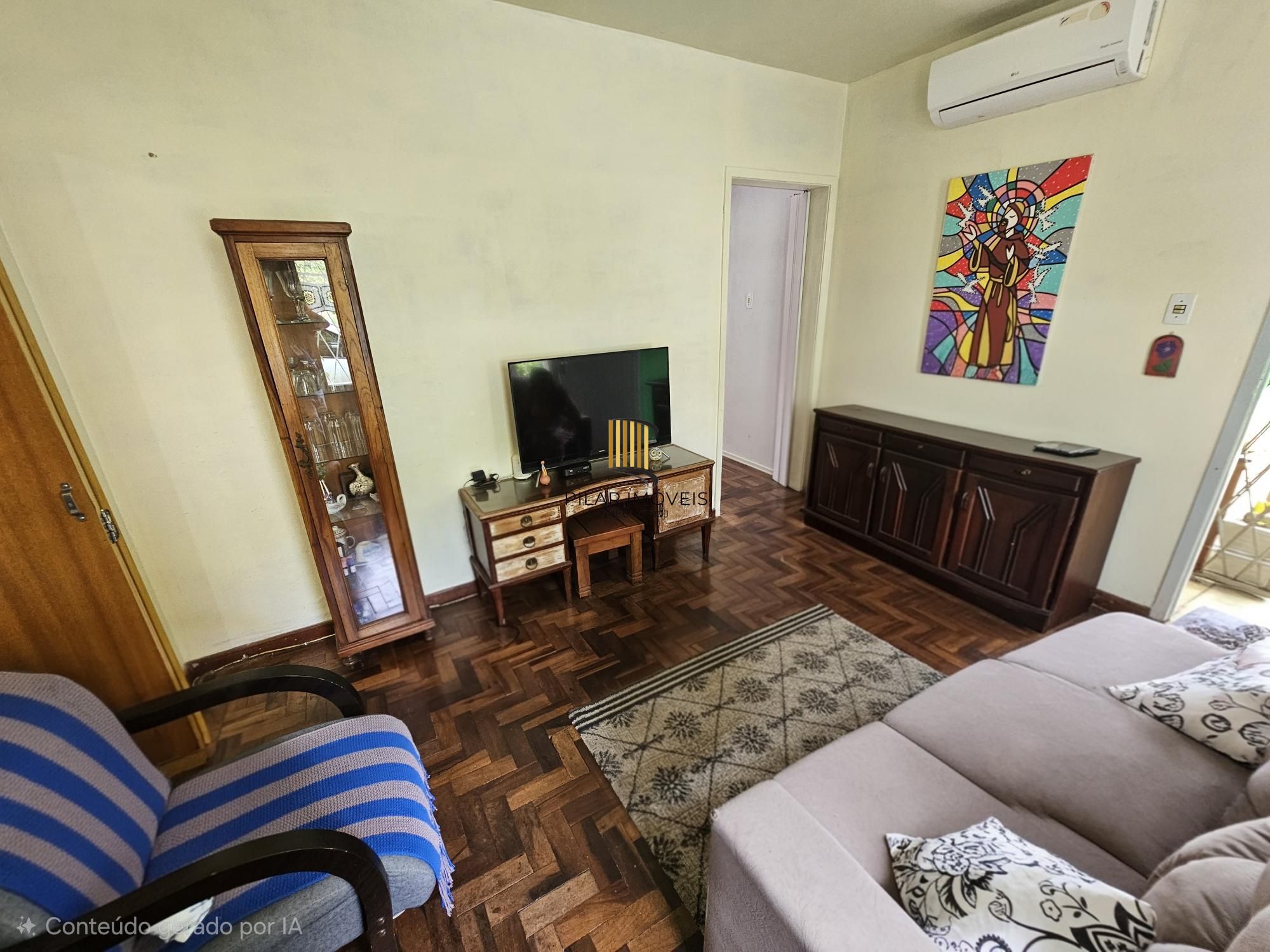 Casa 3 dormitórios e edícula com churrasqueira no bairro Medianeira !