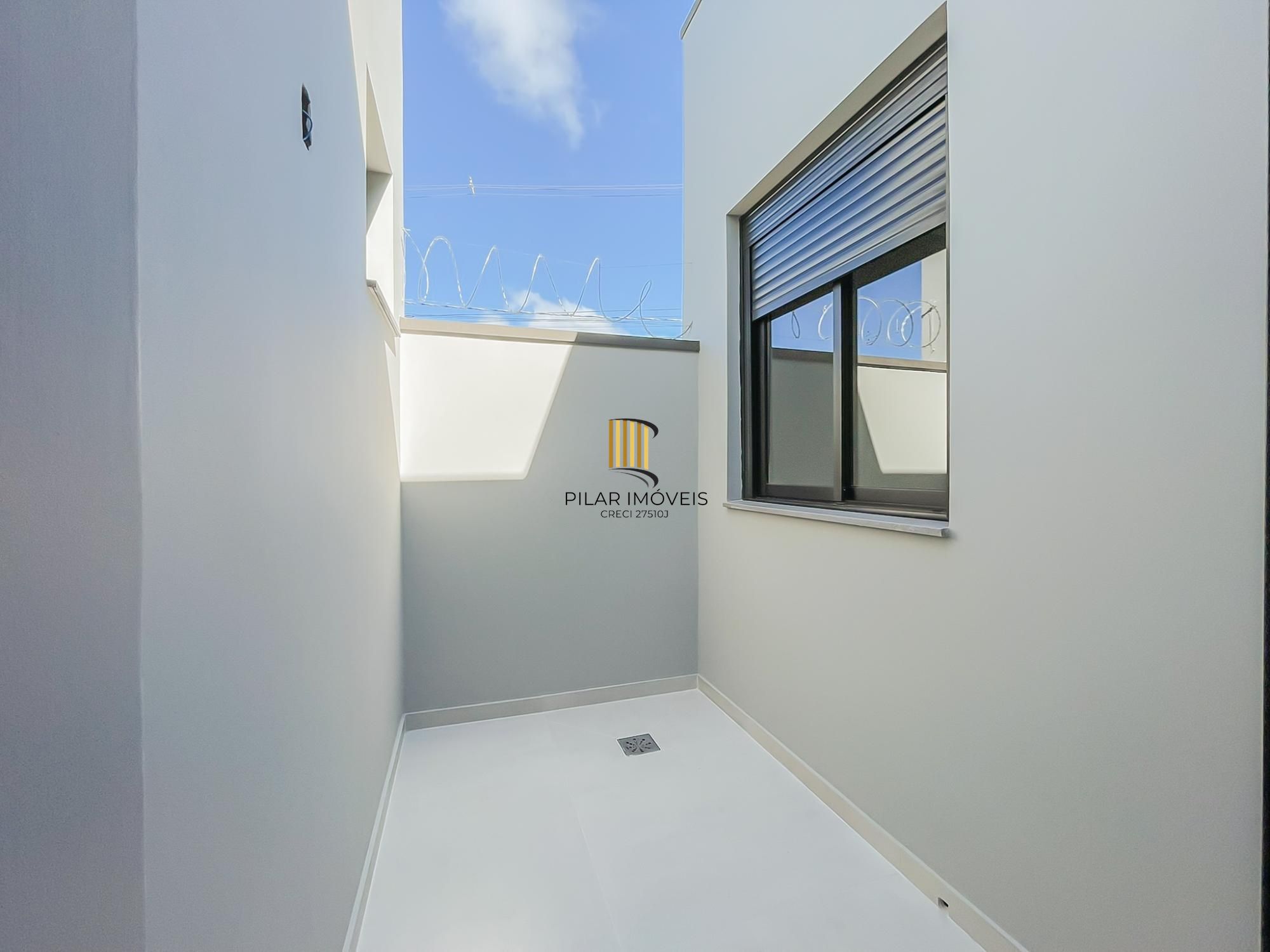 Casa 3 dormitórios no bairro Hípica