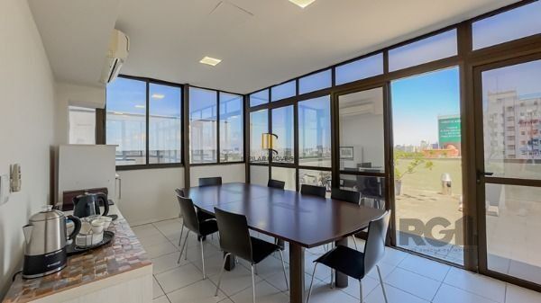 Conjunto/Sala em Porto Alegre, no bairro Bom Fim, e 0 banheiros, à venda.