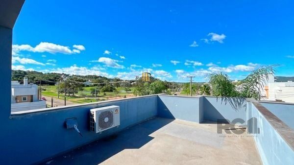 Casa em Porto Alegre, no bairro Hípica, com 2 dormitório(s), à venda.