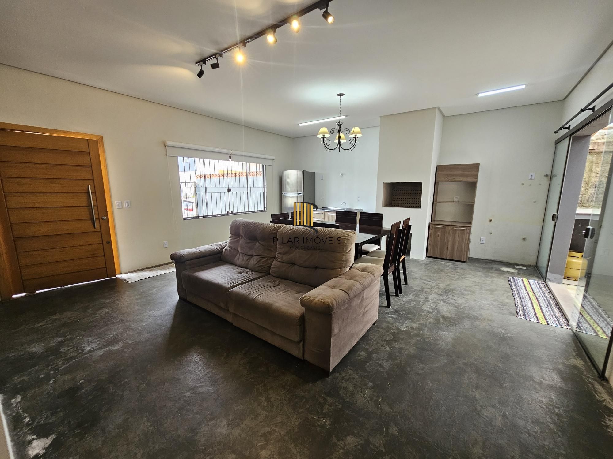 Casa térrea mobiliada 2 suítes com ar condicionado, churrasqueira, lareira  e pátio próximo ao Zaffari da Hípica !