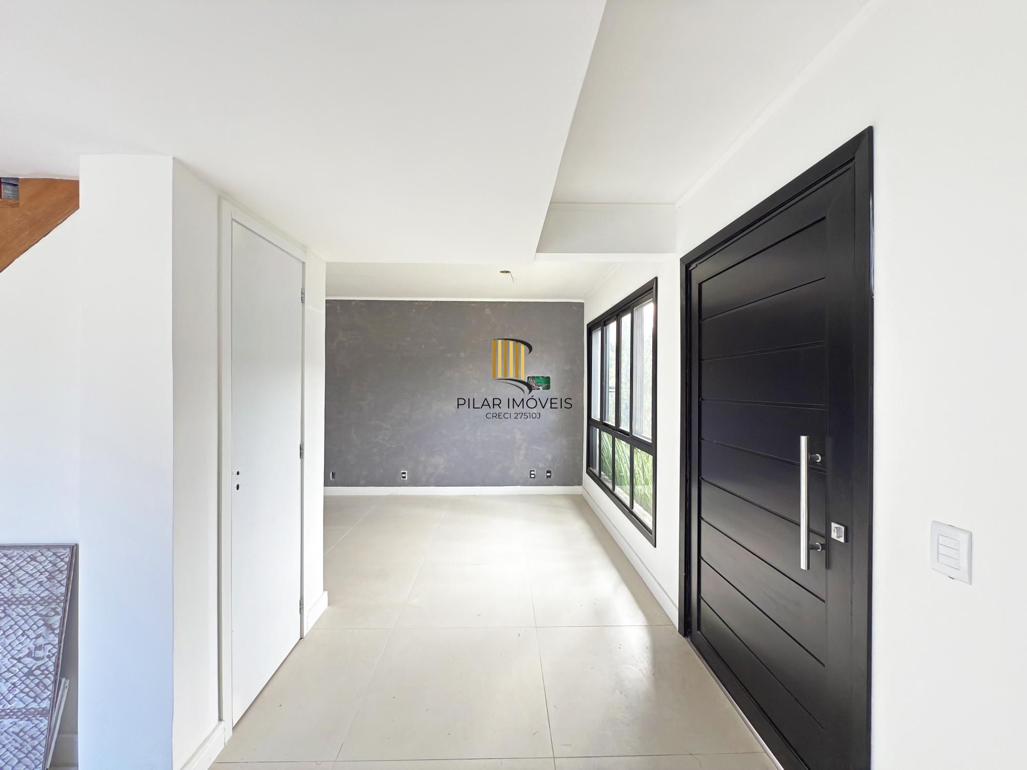 Casa em Porto Alegre, no bairro Hípica, com 4 dormitório(s), à venda.