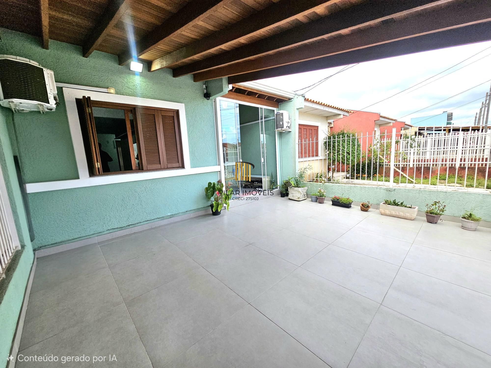 Casa 3 dormitórios 2 banheiros quiosque com churrasqueira cozinha gourmet moveis sob medida e garagem coberta na zona sul de Porto Alegre !