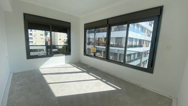 Apartamento para Venda - 149.32m², 3 dormitórios, sendo 3 suites, 2 vagas - Tristeza